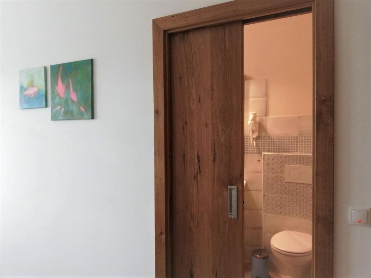 Hotel Haus Monti Maria Lanzendorf Zewnętrze zdjęcie