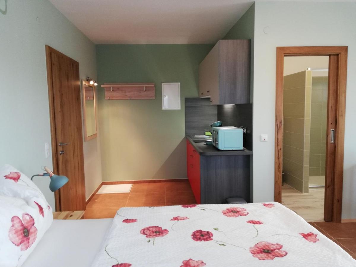 Hotel Haus Monti Maria Lanzendorf Zewnętrze zdjęcie