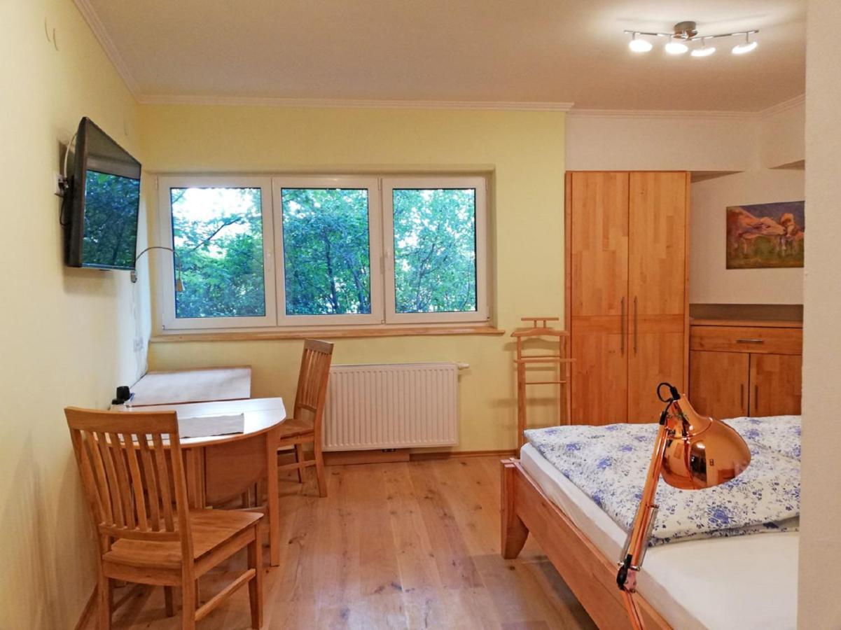 Hotel Haus Monti Maria Lanzendorf Zewnętrze zdjęcie