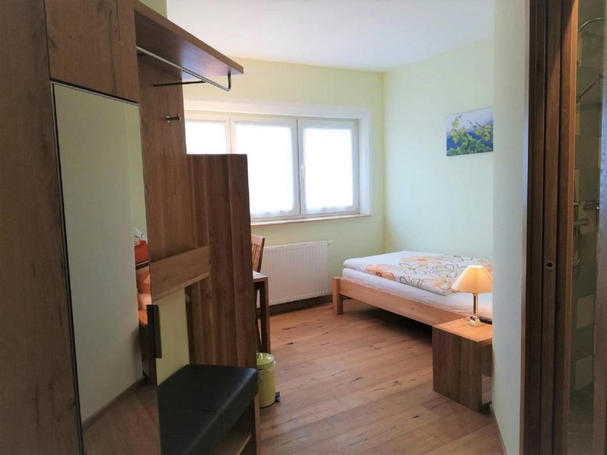 Hotel Haus Monti Maria Lanzendorf Zewnętrze zdjęcie