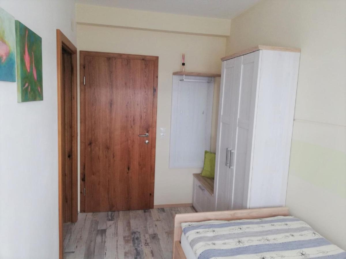 Hotel Haus Monti Maria Lanzendorf Zewnętrze zdjęcie