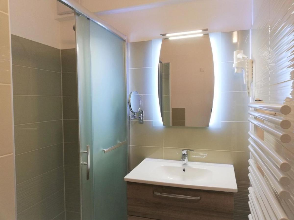 Hotel Haus Monti Maria Lanzendorf Zewnętrze zdjęcie